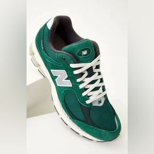 New Balance Green 2002R Shoes size 7 NWOT and NO BOX
